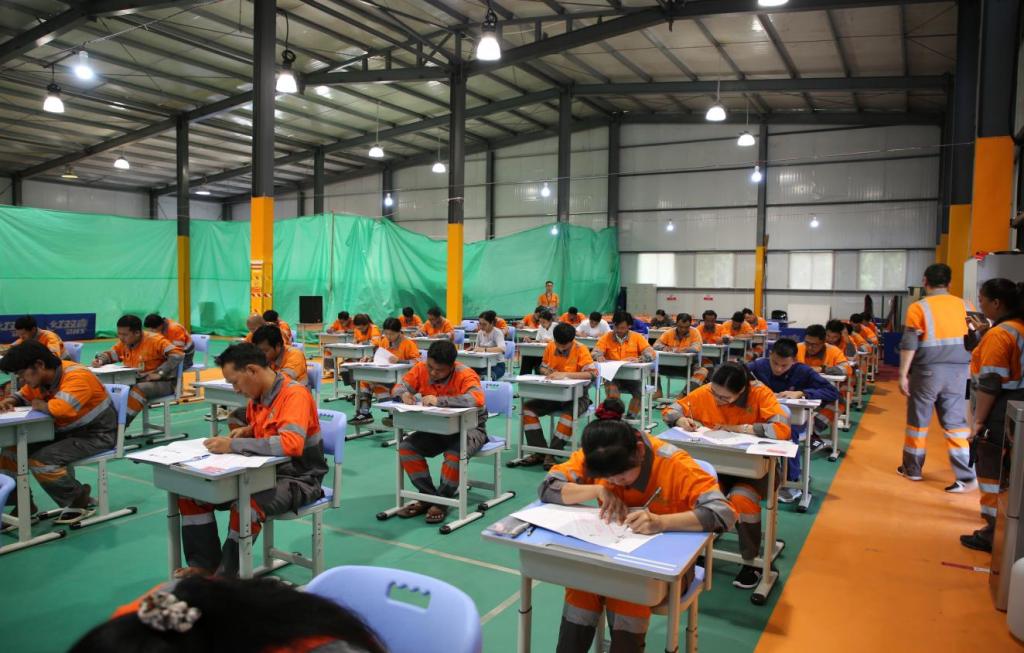 产业出海 职教随行 山东理工职业学院助力106名万宝缅铜员工喜获HSK证书